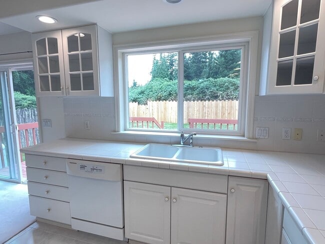 Foto del edificio - Single Level Useless Bay Home with Bonus Room!