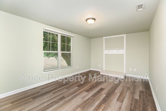 Foto del edificio - 2044 Milton Rd