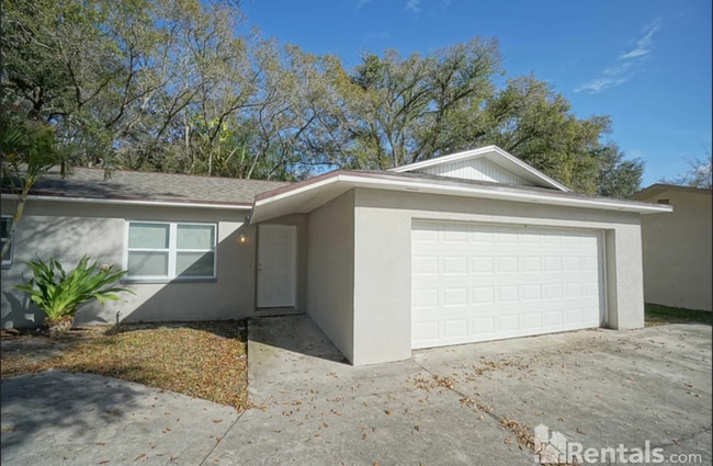 Building Photo - 15657 Waverly St