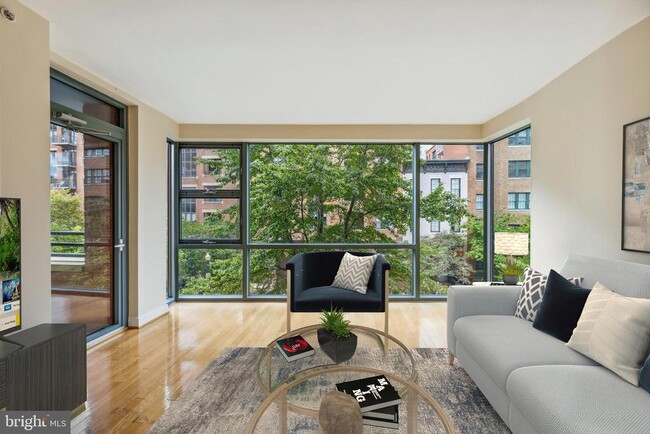 Foto del edificio - 1117 10th St NW