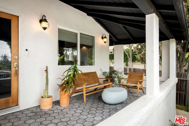 Foto del edificio - 721 Holland Ave