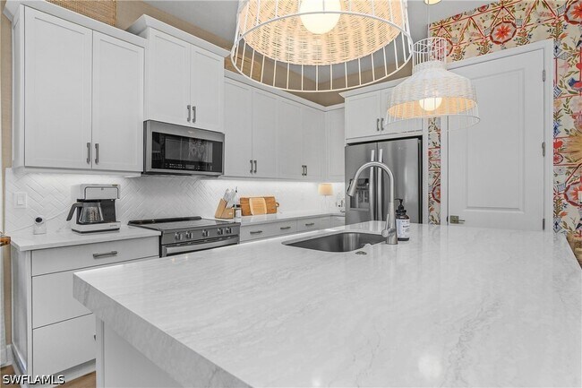 Foto del edificio - 7286 Saona CT