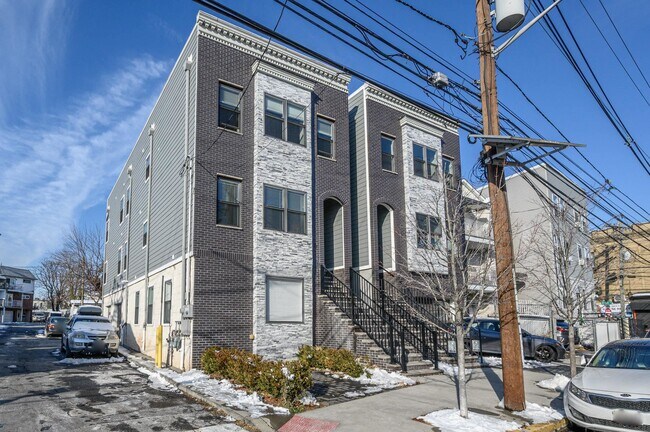 Foto del edificio - 197 Garfield Ave