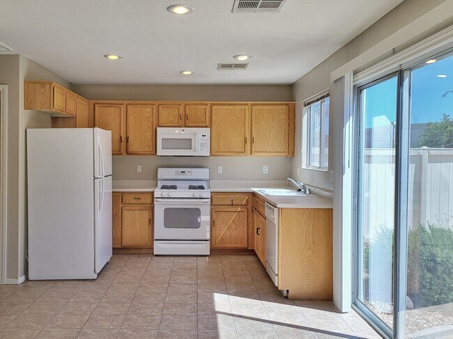 Foto del edificio - 7512 S Desert Lupine St