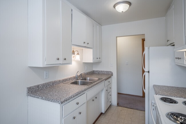 Interior Photo - English Conway Place