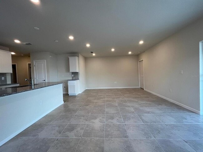 Building Photo - 1289 Regal King Dr