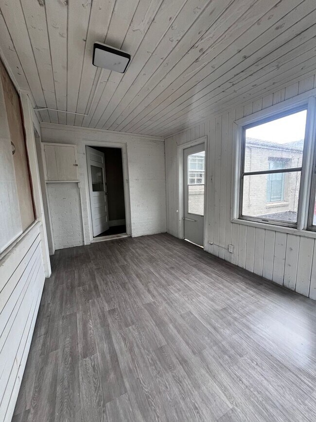 Foto del edificio - Coming Soon to Midtown - 3 Bedroom 3 Bath Townhome!