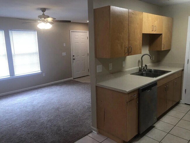 Foto del edificio - 2520 Graves Rd