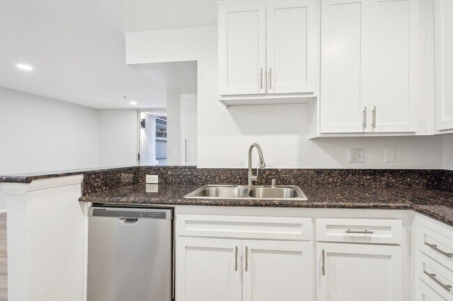Foto del interior - 310 South Virgil Ave