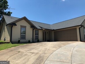 Building Photo - 290 Monmouth Dr