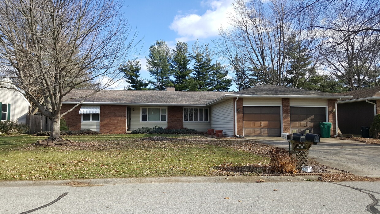 5264 Carlton Dr, Springfield, IL 62703 Townhome Rentals in