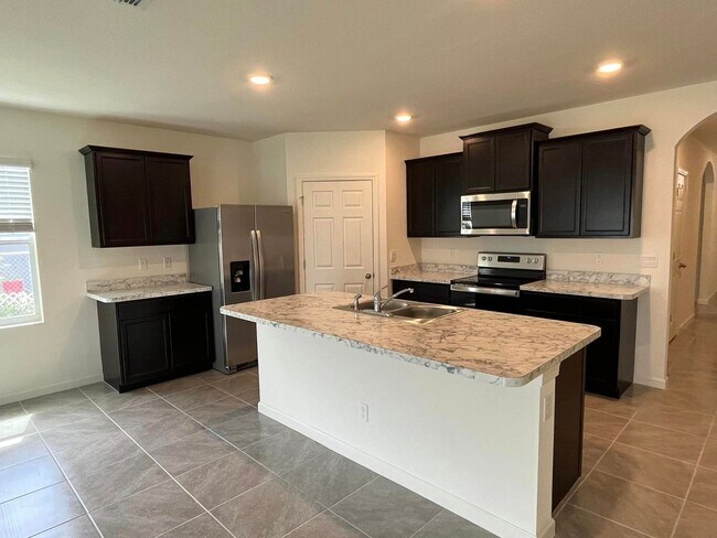 Building Photo - Brand New, Never Lived In