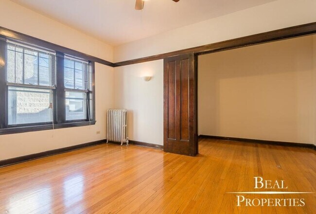 Building Photo - 0 bedroom in CHICAGO IL 60613