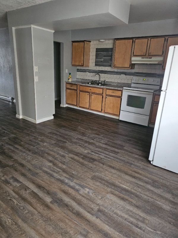 Building Photo - 1815 W 40th St