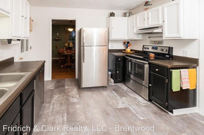 Building Photo - 3 br, 2 bath House - 413 Poplar Place