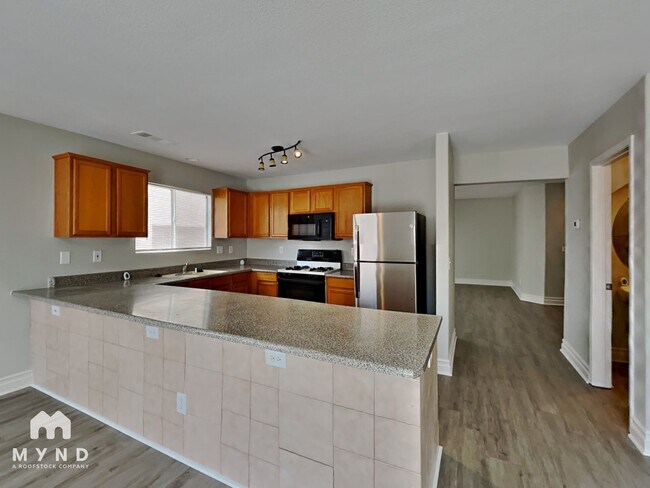 Building Photo - 6271 Stone Hollow Ave
