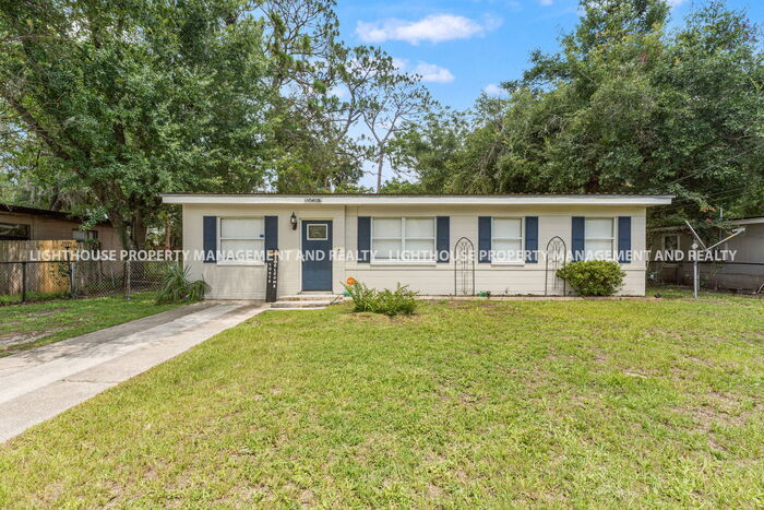 Primary Photo - Spacious 3 Bed/1 Bath Home with Fenced Yar...