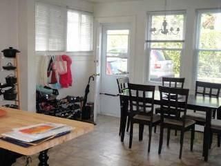 Building Photo - 211 Maple Ave