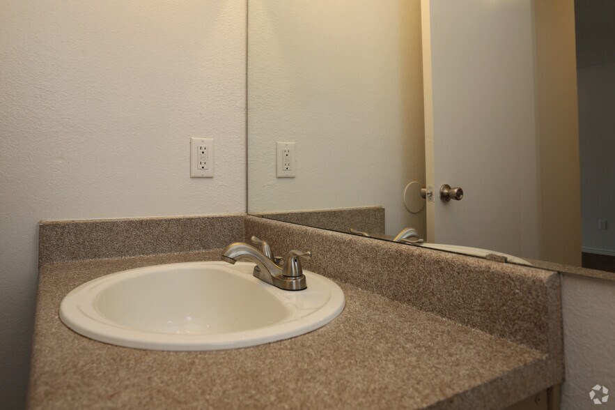 Bathroom Fixtures Grapevine Texas shorewood park townhomes rentals - grapevine, tx | apartments Bathroom Fixtures Grapevine Texas shorewood park townhomes rentals - grapevine, tx | apartments