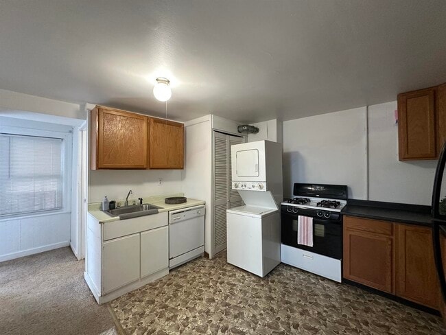 Building Photo - 36 13th St