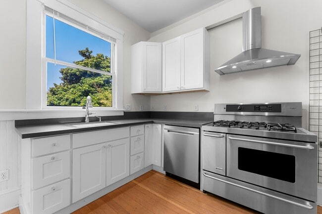 Photo - NENO1 - 1549-1601 SE 32nd Place Apartment