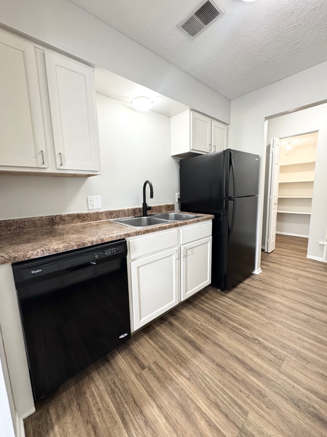 Interior Photo - Heritage Heights Apartments