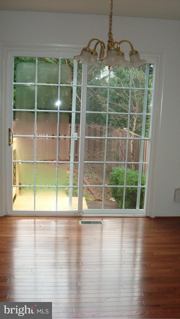 Building Photo - 10727 Gideon Ct