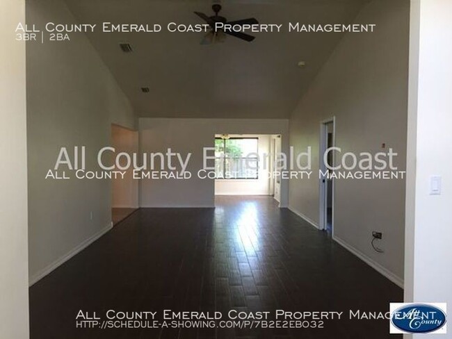Building Photo - Close to Silver Sands!