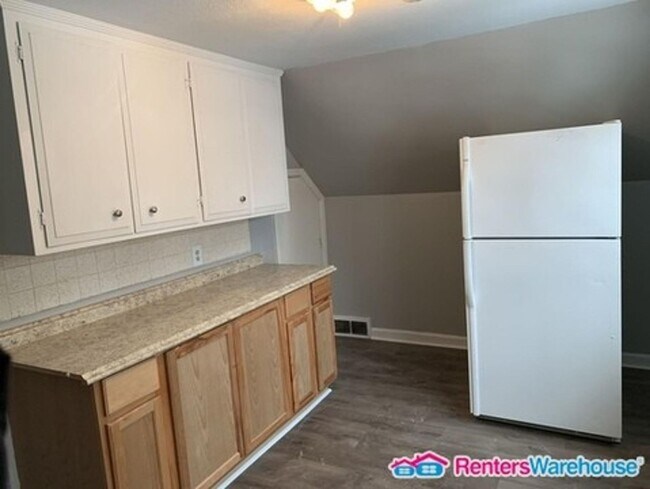 Foto del edificio - 7348 W Medford Ave