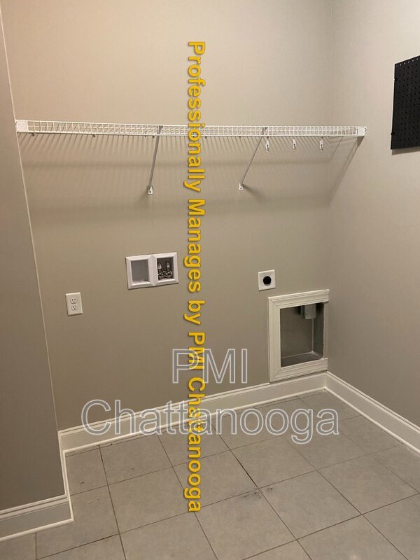 Building Photo - 8554 Red Deer Ln