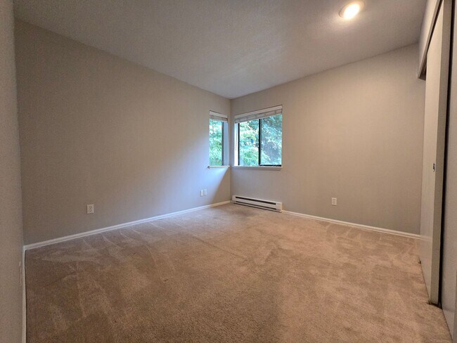 Foto del edificio - 2 Bd / 1.75 Ba Redmond Condo