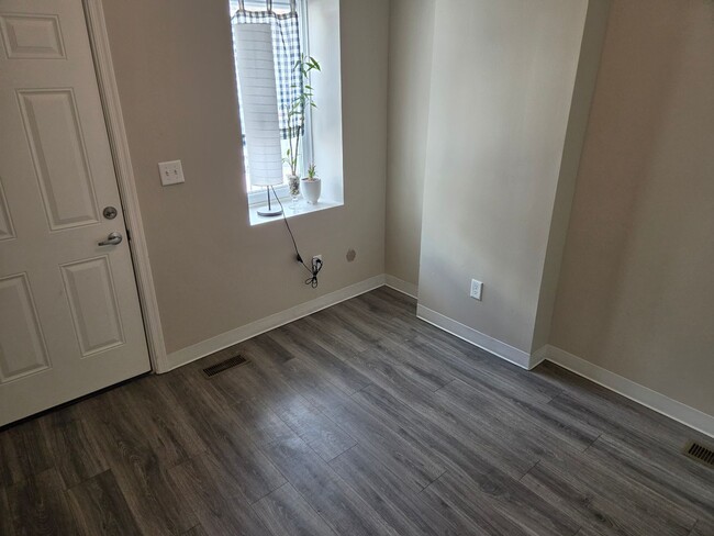Foto del edificio - 2 Bedroom 1 Bath Townhouse