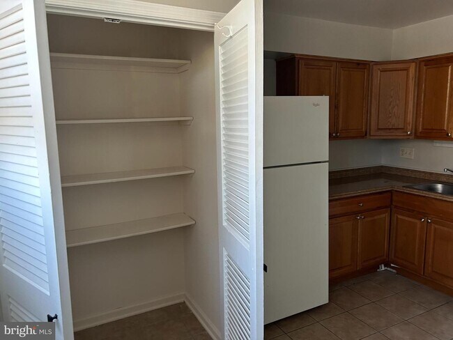 Building Photo - 4592 Conwell Dr