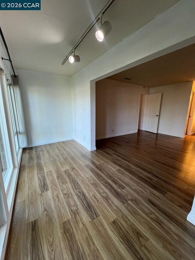 Foto del edificio - 438 Ridgeview Dr