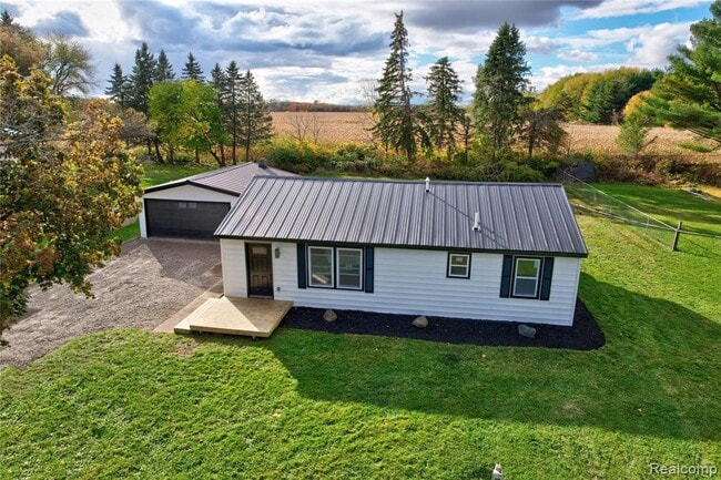 Foto del edificio - 1445 N Seymour Rd