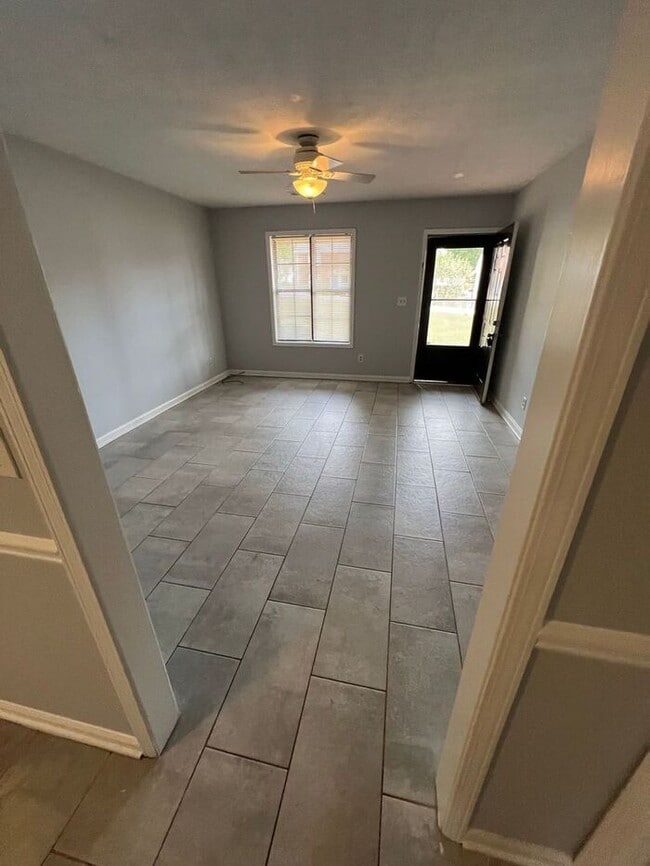 Photo - READY NOW!!! 2 Bedroom 2 Bath Ranch Duplex!!! House