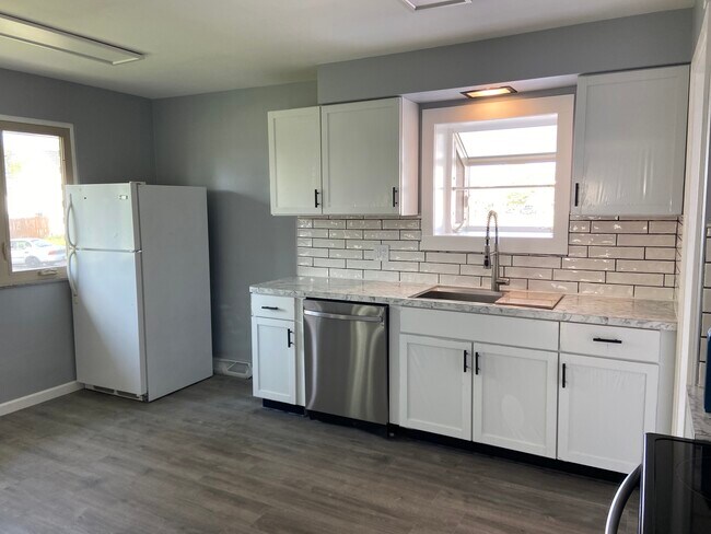 Cocina - 3303 Wellington Ave