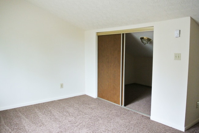 Building Photo - Rosamond Apartments