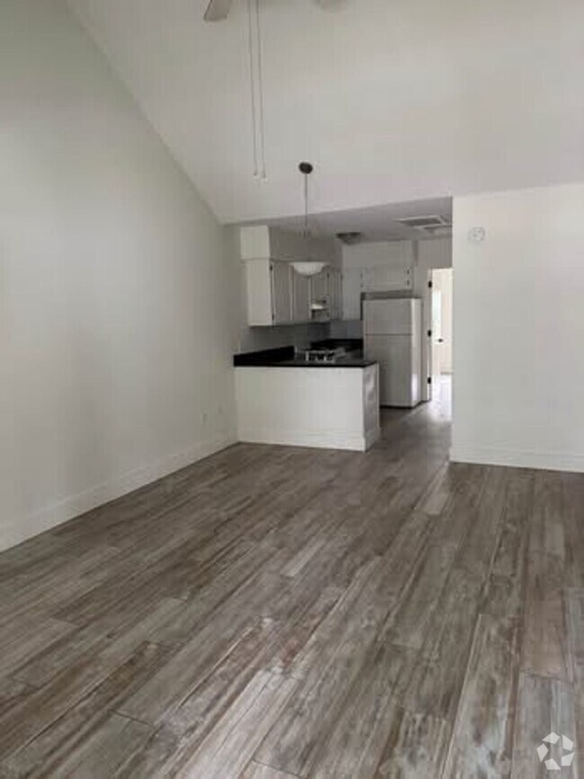 Building Photo - 2100 S Ocean Blvd