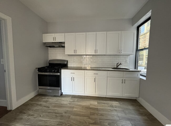 233 MLK #1R — photo 2 of 10