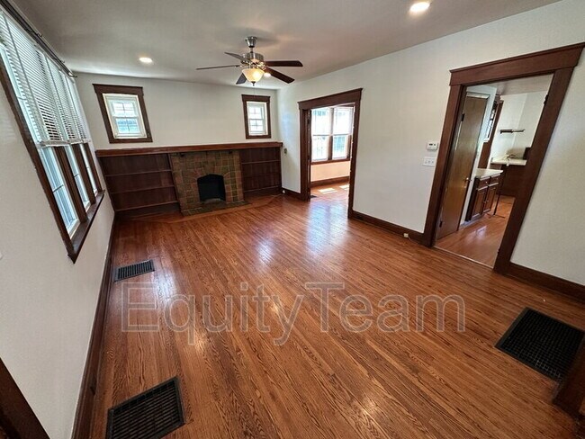 Photo - 3823 Drake Ave House