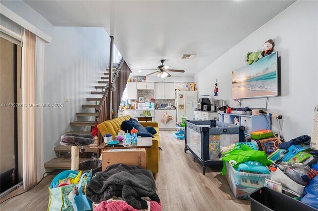 Building Photo - 3901 SW 109th Ave