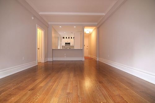 Building Photo - 106 W 69th St