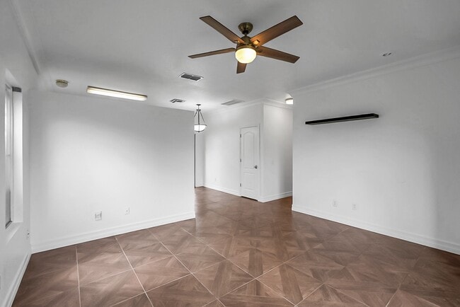 Building Photo - 709 Palmer Pl