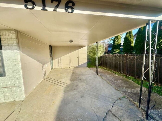 Building Photo - 5176 Braden Dr