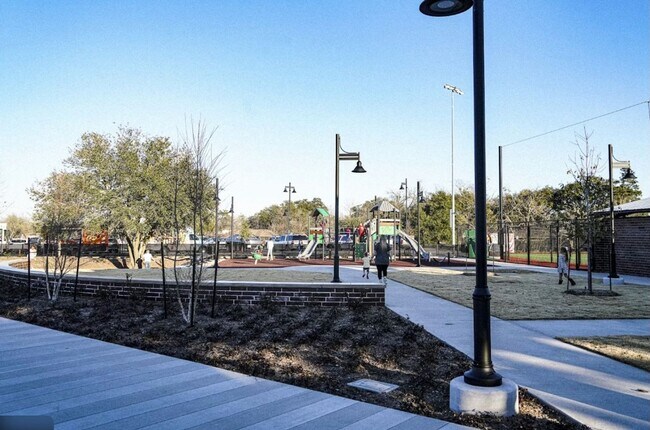 Foto del edificio - Modern Midtown Bryan Townhome — Coming Soon