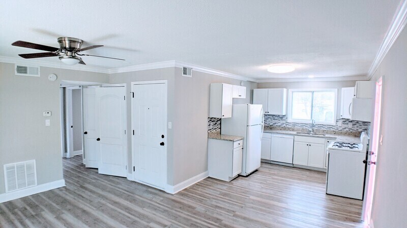 Foto principal - 3567 Adams St