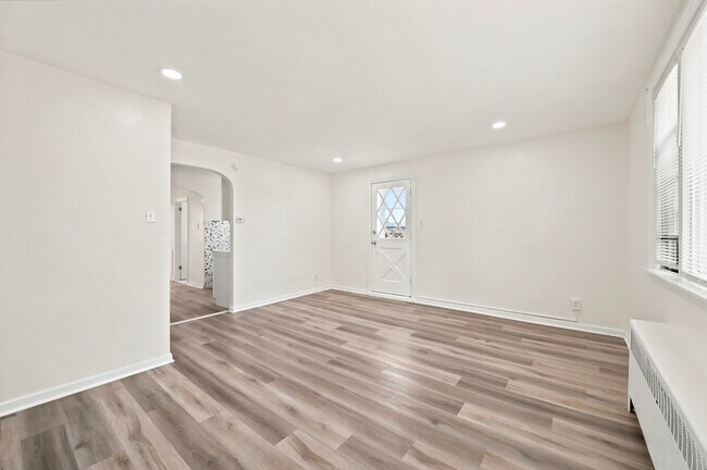 Foto del edificio - 6713 E Roosevelt Blvd