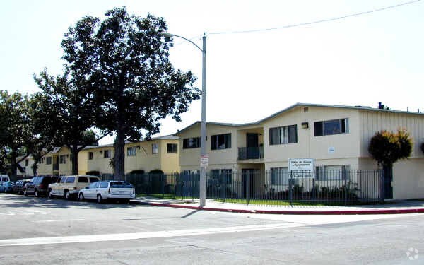 Foto del edificio - Villa De Rosas Apartments