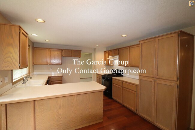 Building Photo - Wonderful Neighborhood Home in Tigard near...